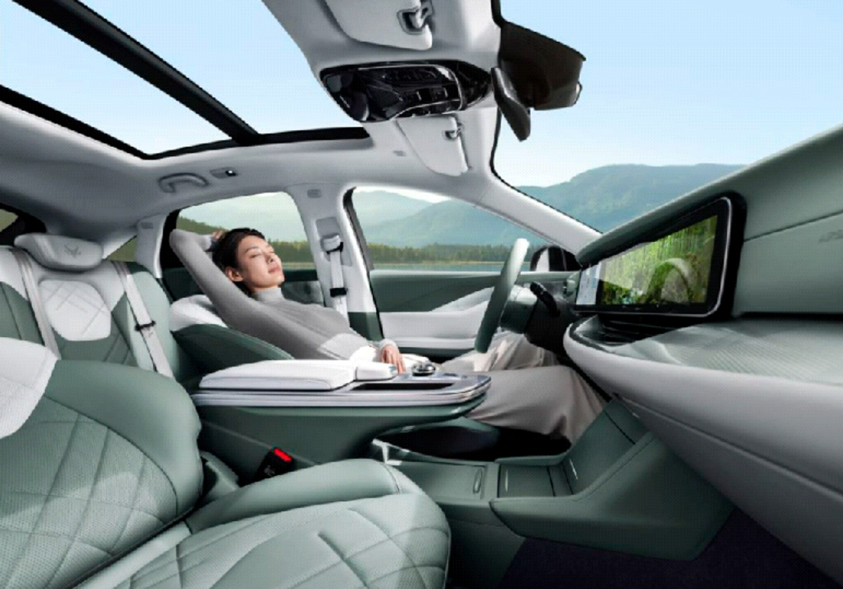 極狐汽車三款新車即將上市，配置提升優(yōu)化用車體驗